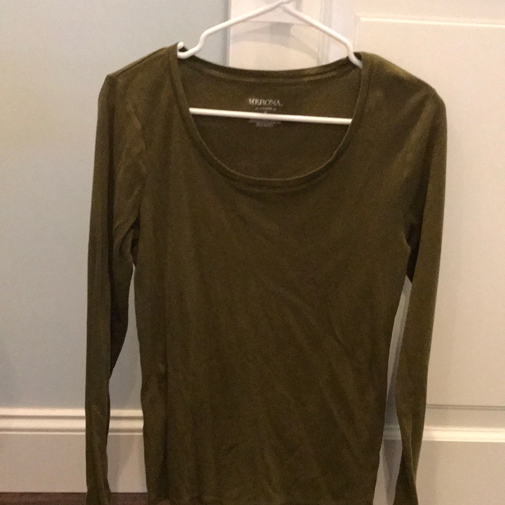 Green long sleeve t-shirt